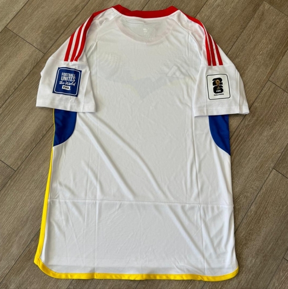 Jersey Soccer Team Venezuela Away  (La Vinotinto) - Picture 2 of 6
